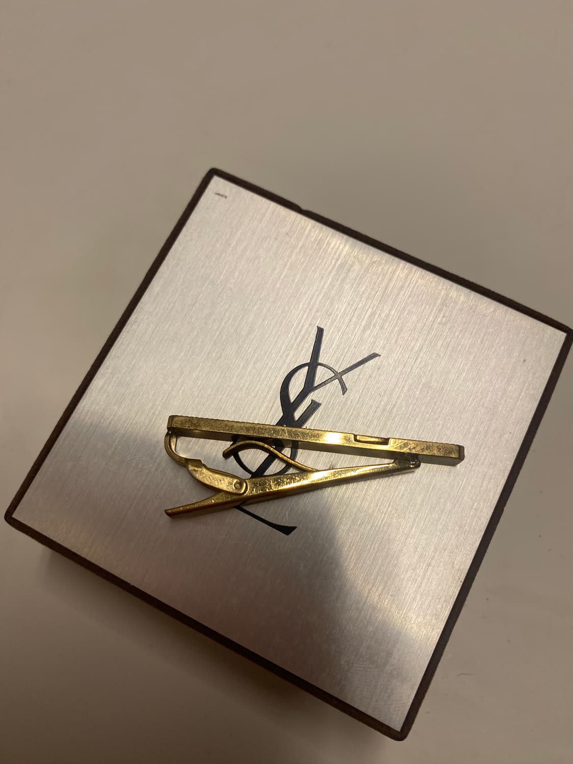 정품 입생로랑 골드 넥타이핀 상품이미지5