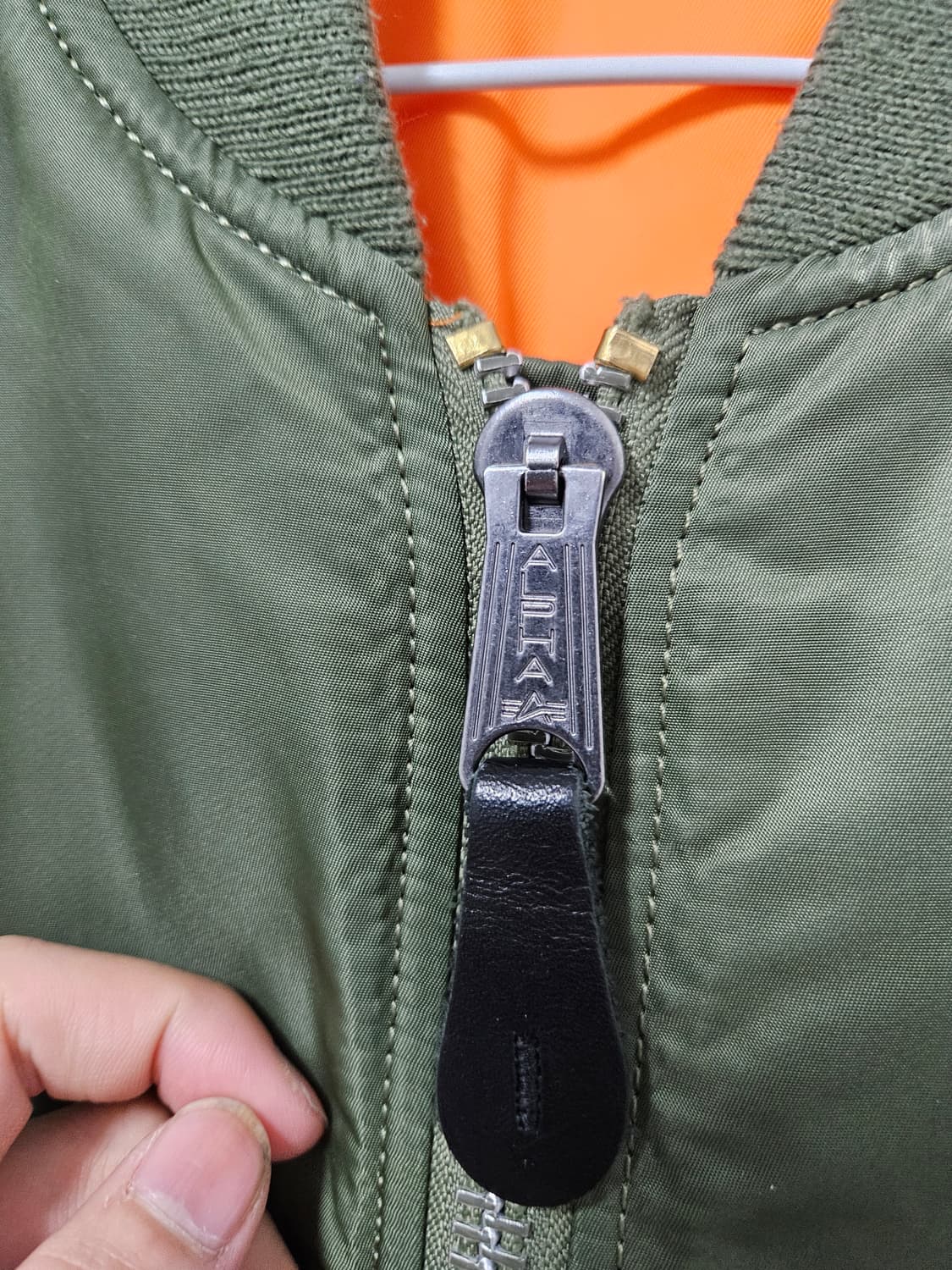 알파인더스트리 ma-1 자켓 레귤러 핏 세이지그린 s사이즈 상품이미지2