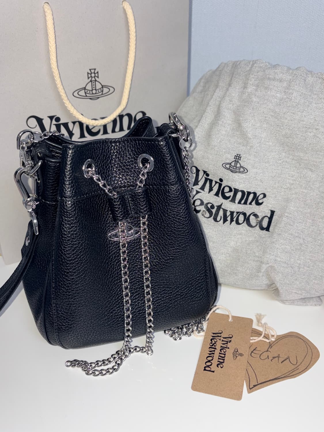 비비안 웨스트우드 조한나 버킷백 체인 크로스백 블랙 상품이미지1