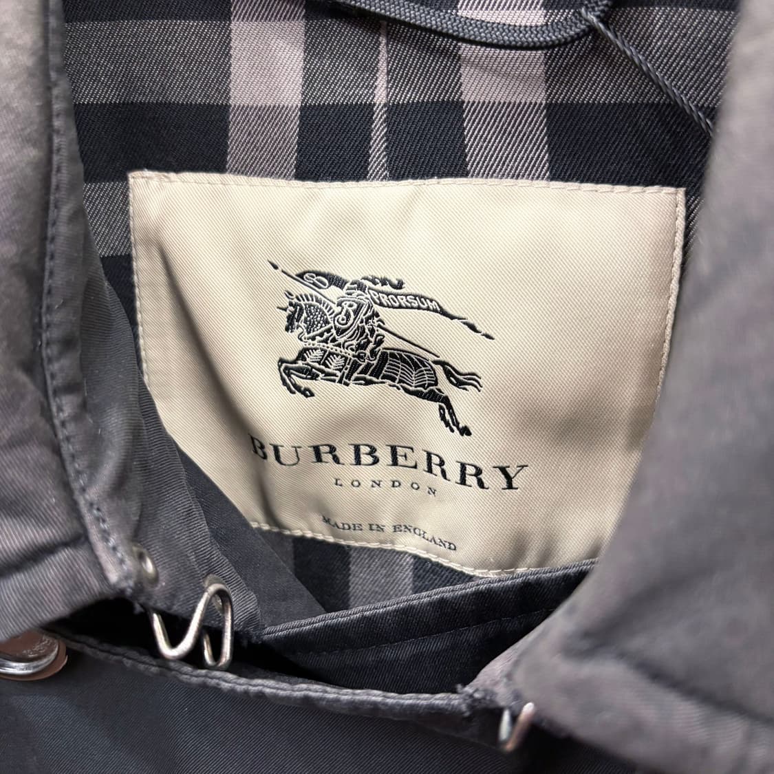 버버리 런던 클래식 트렌치 하프 코트 어깨 견장 허리 벨트 디테일 블랙 상품이미지6