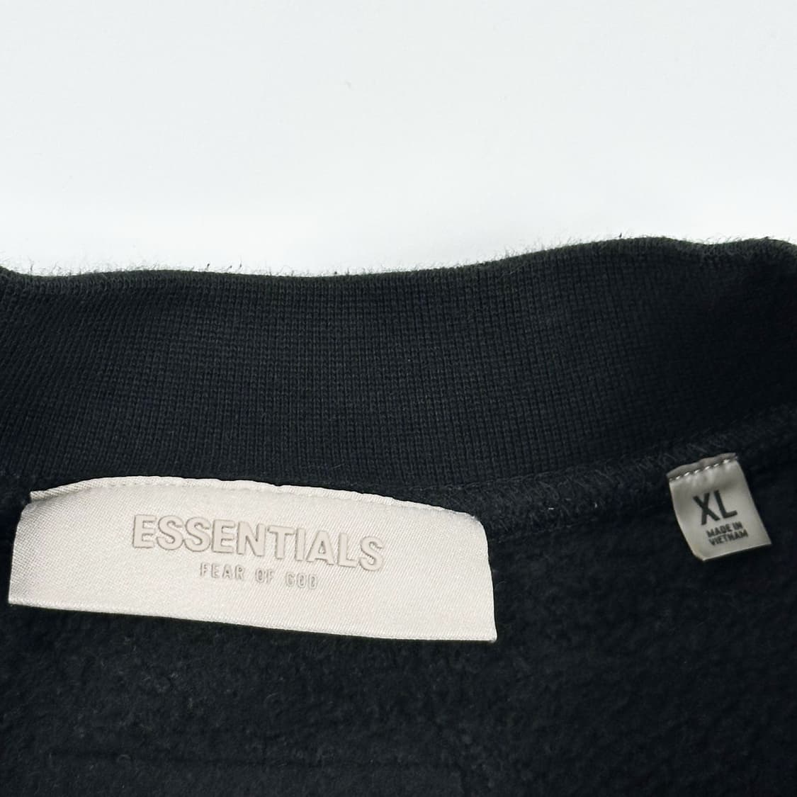 피오갓 에센셜 이니셜 로고 블랙 맨투맨 (실측 XXL) 상품이미지7