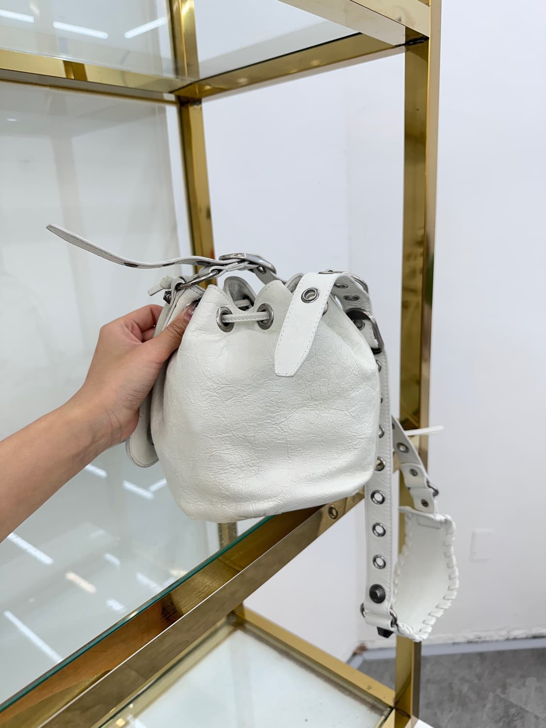 발렌시아가 르카골 버킷 백 화이트 (정품) 상품이미지3