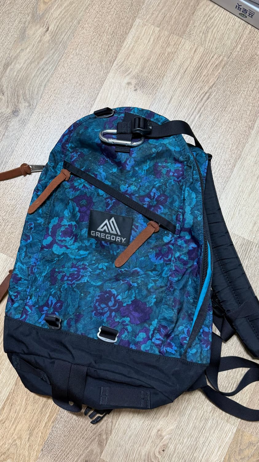 그레고리 데이팩 플라워 백팩 26L 상품이미지1