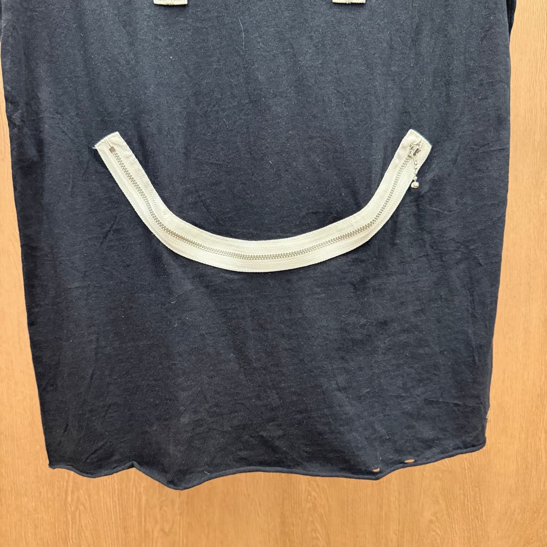 디젤 라운드넥 반팔 티셔츠 로고 자수 지퍼 디테일 블랙 상품이미지5