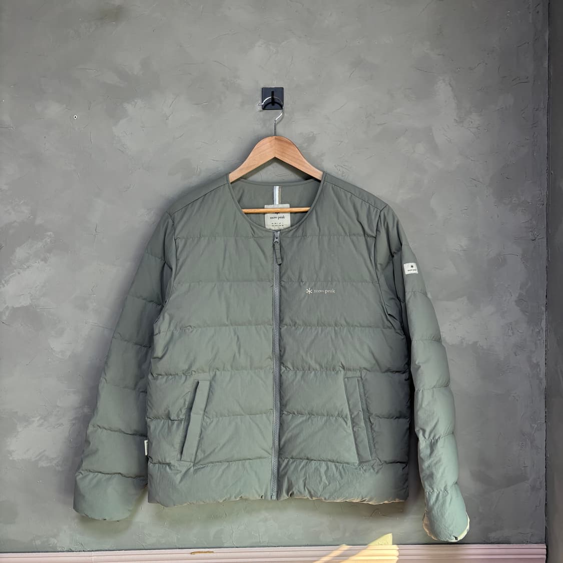 스노우 피크 어페럴 경량 패딩 카키 상품이미지1