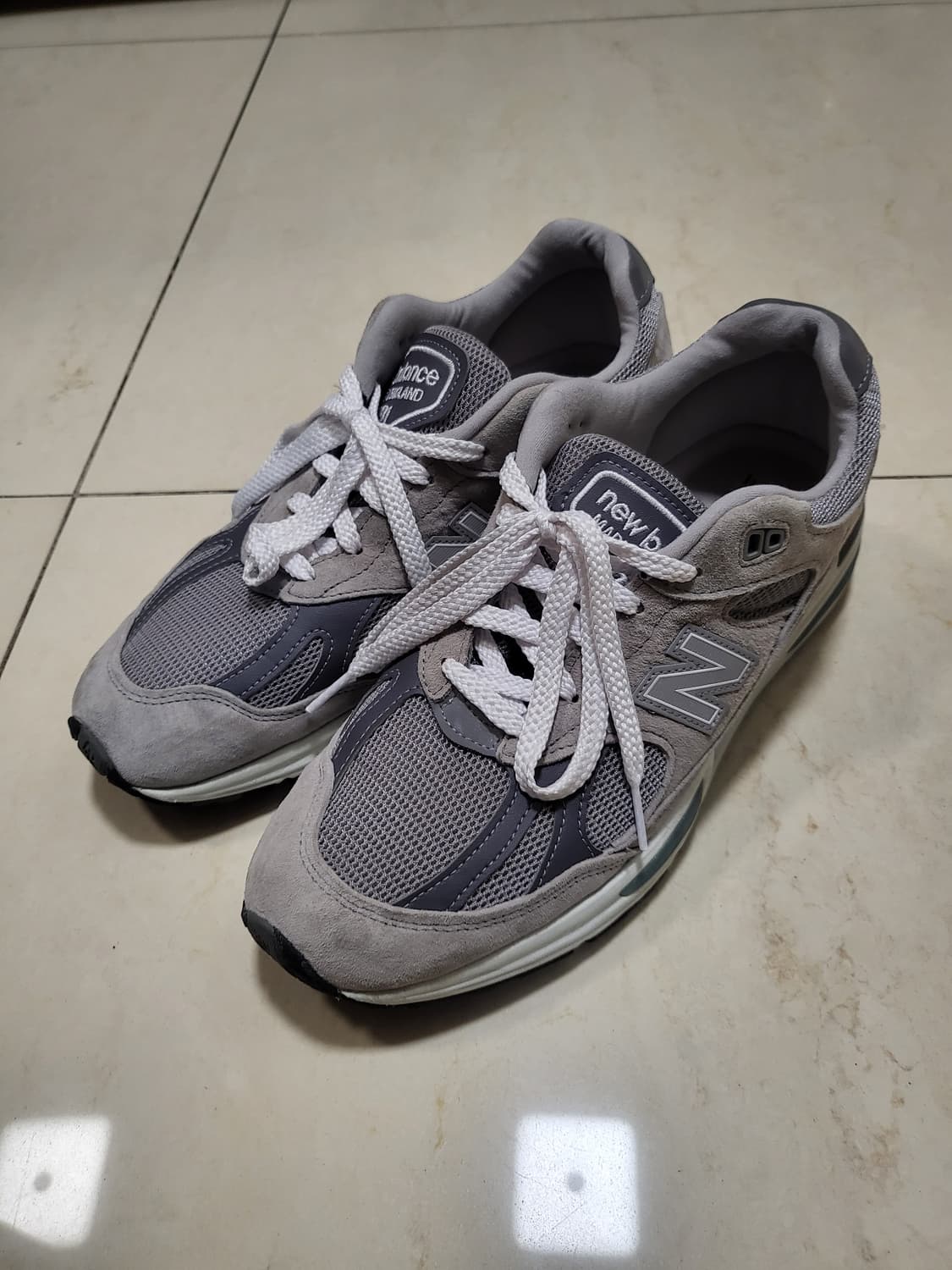 뉴발란스 991v2 메이드 인 UK 그레이 락 릿지 실버 뉴발 275 상품이미지1