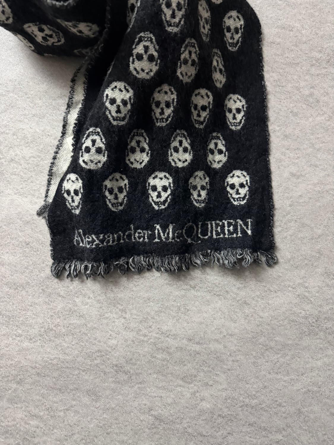 알렉산더 맥퀸 머플러 상품이미지2