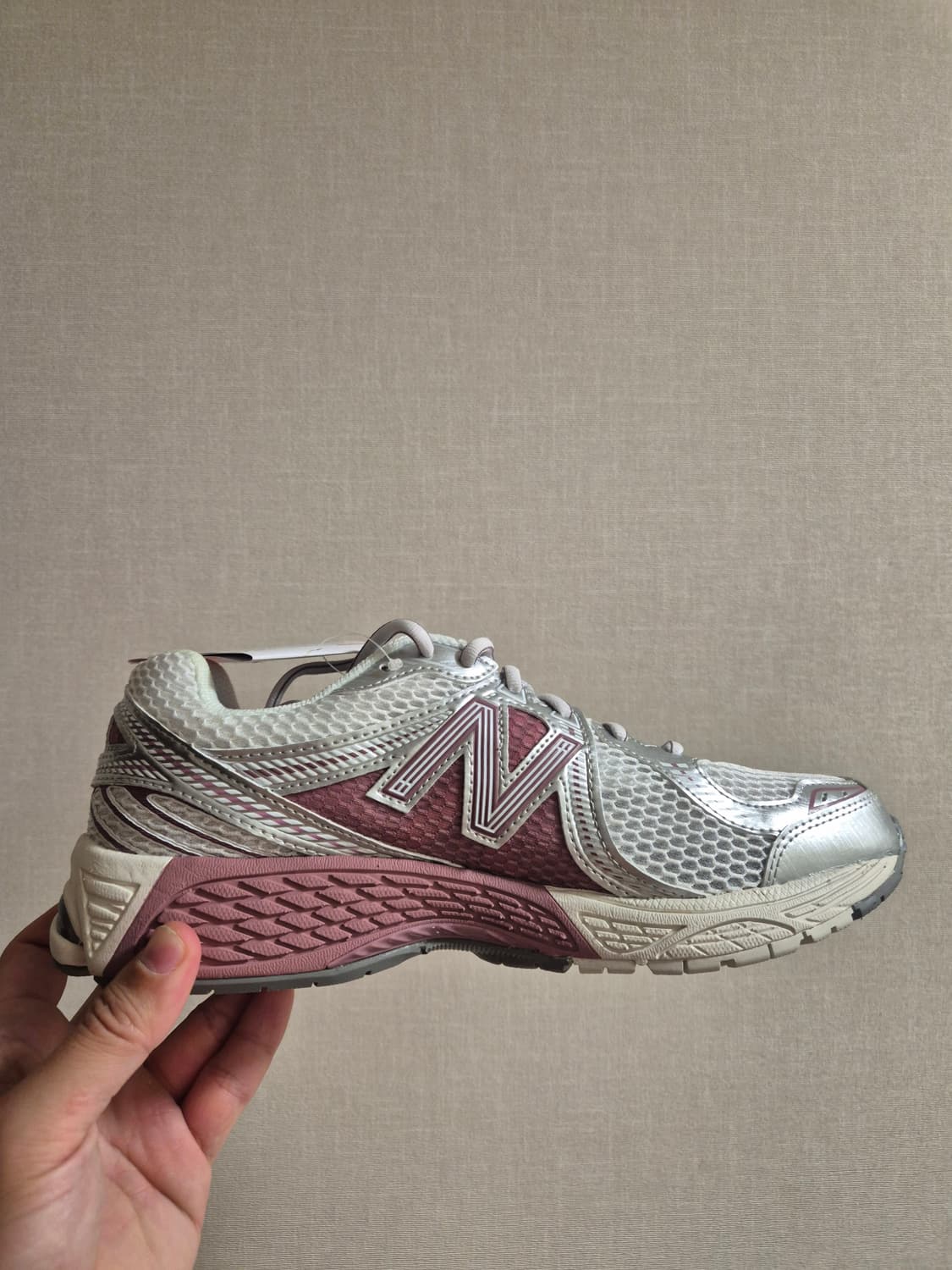 [새상품/265] 뉴발란스 860v2 로즈우드 메탈릭 실버 상품이미지3