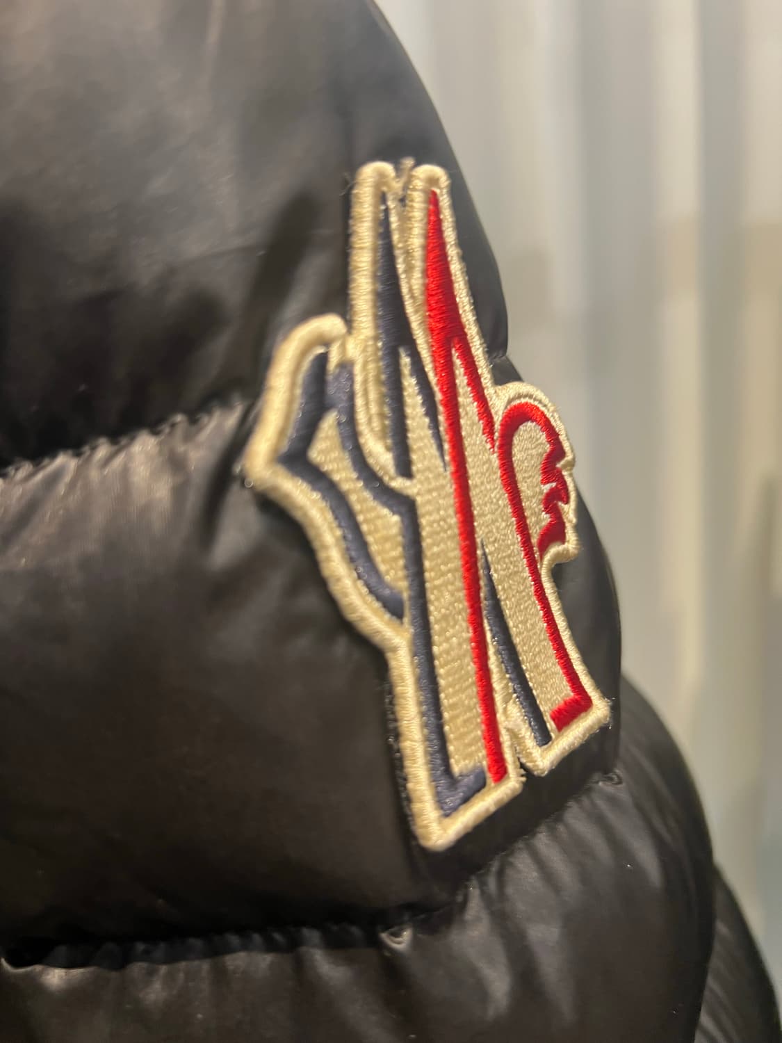 (2) 몽클레어 그레노블 카픽 다운 패딩 자켓 블랙 상품이미지3