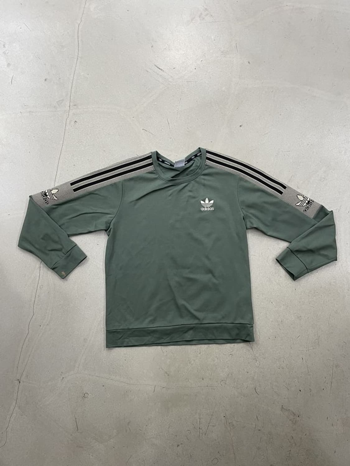 아디다스 삼선 리카이브 크루 맨투맨 XL 상품이미지1