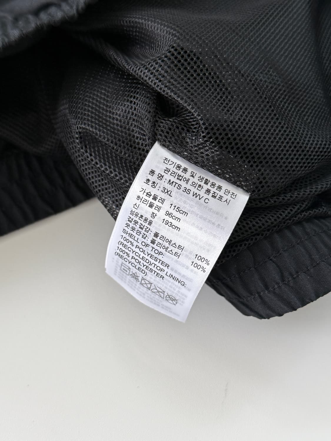 아디다스 오버사이즈 미니멀 블랙 나일론 바람막이 자켓 상품이미지4