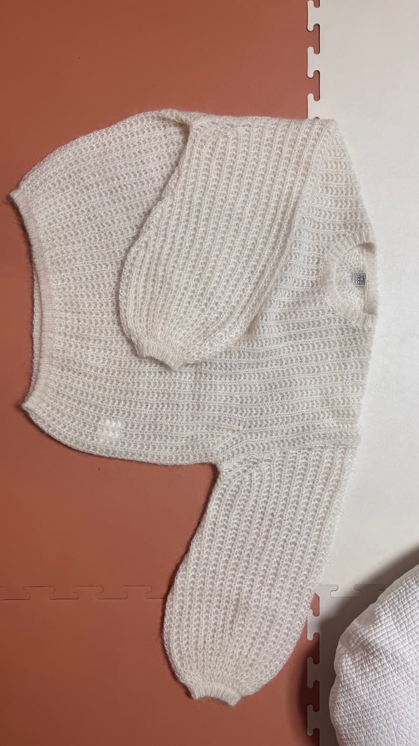 토템(toteme) 오프 화이트 퍼프 니트 스웨터 판매합니다 상품이미지1