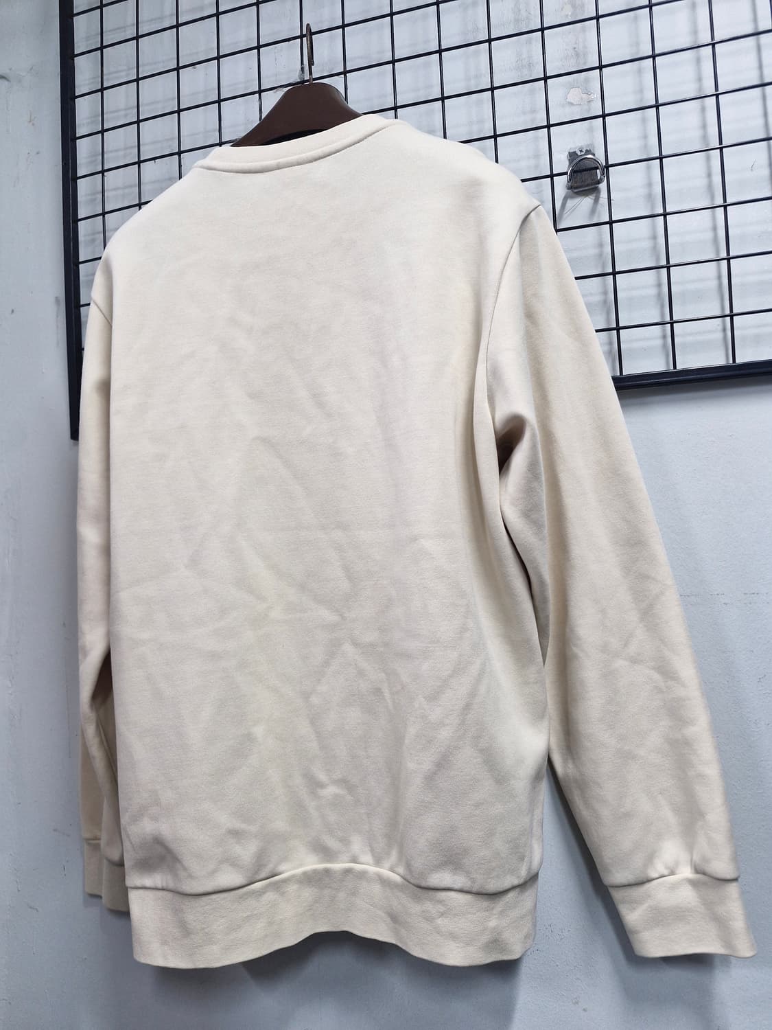 105XL 라코스테 맨투맨 아이보리. 상품이미지8