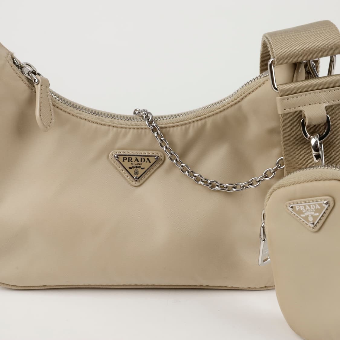 상태최상 프라다 리에디션 2005 리나일론 숄더백 데저트 베이지 상품이미지2