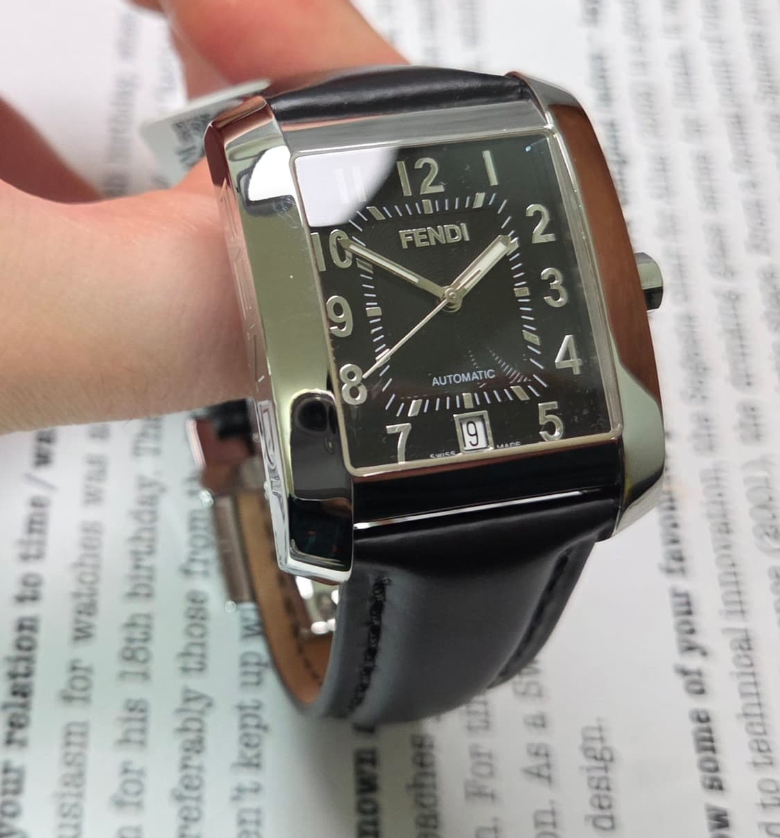 명품 펜디 7400G 사각탱크 블랙 기요쉐 다이얼 오토매틱  상품이미지8