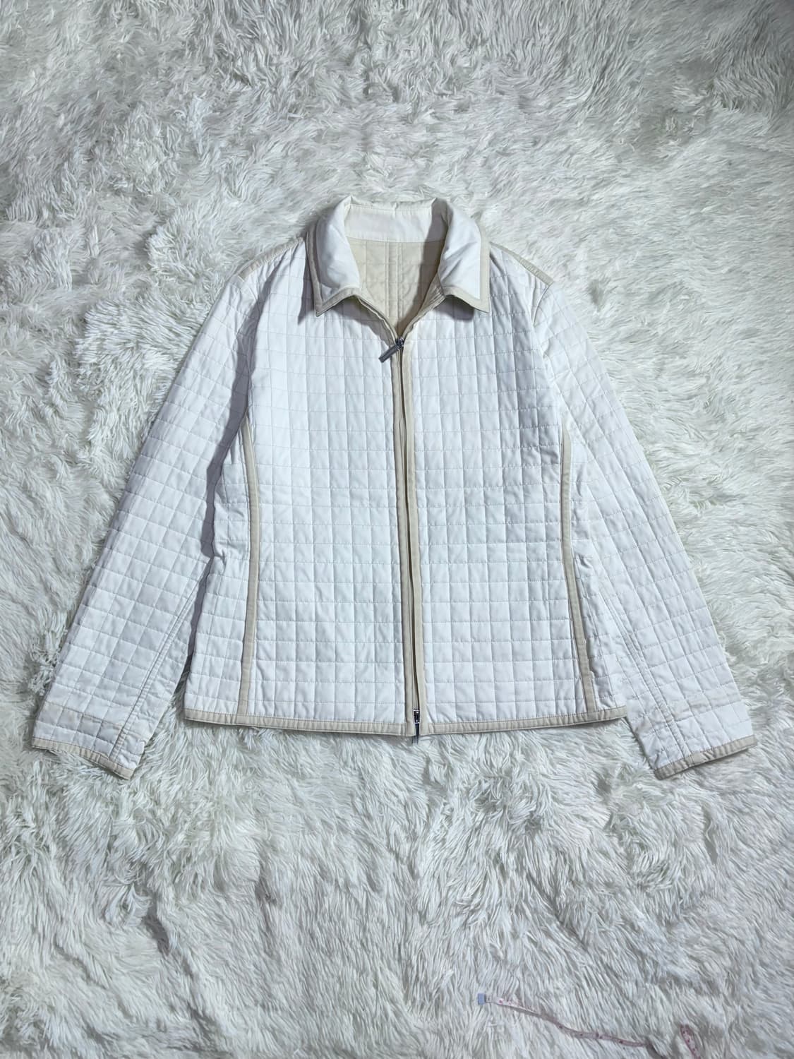 버버리 정품 투웨이 화이트 퀼팅 자켓  상품이미지3
