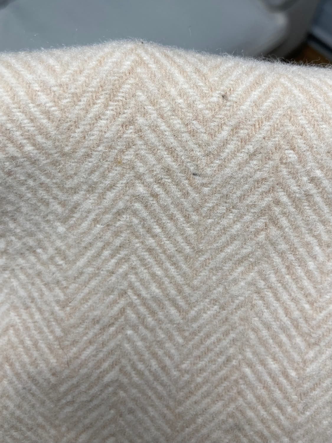 정품) 버버리 울100 숄 겸 무릎담요 베이지 상품이미지3