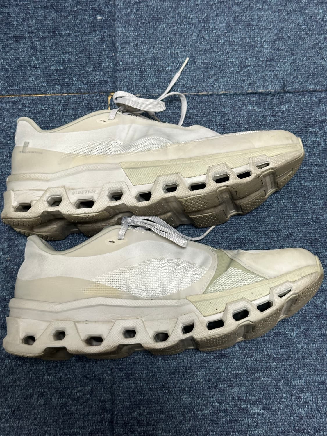 (285) 포스트아카이브팩션 온러닝 파프 온 문더스트 클라우드몬스터 상품이미지3