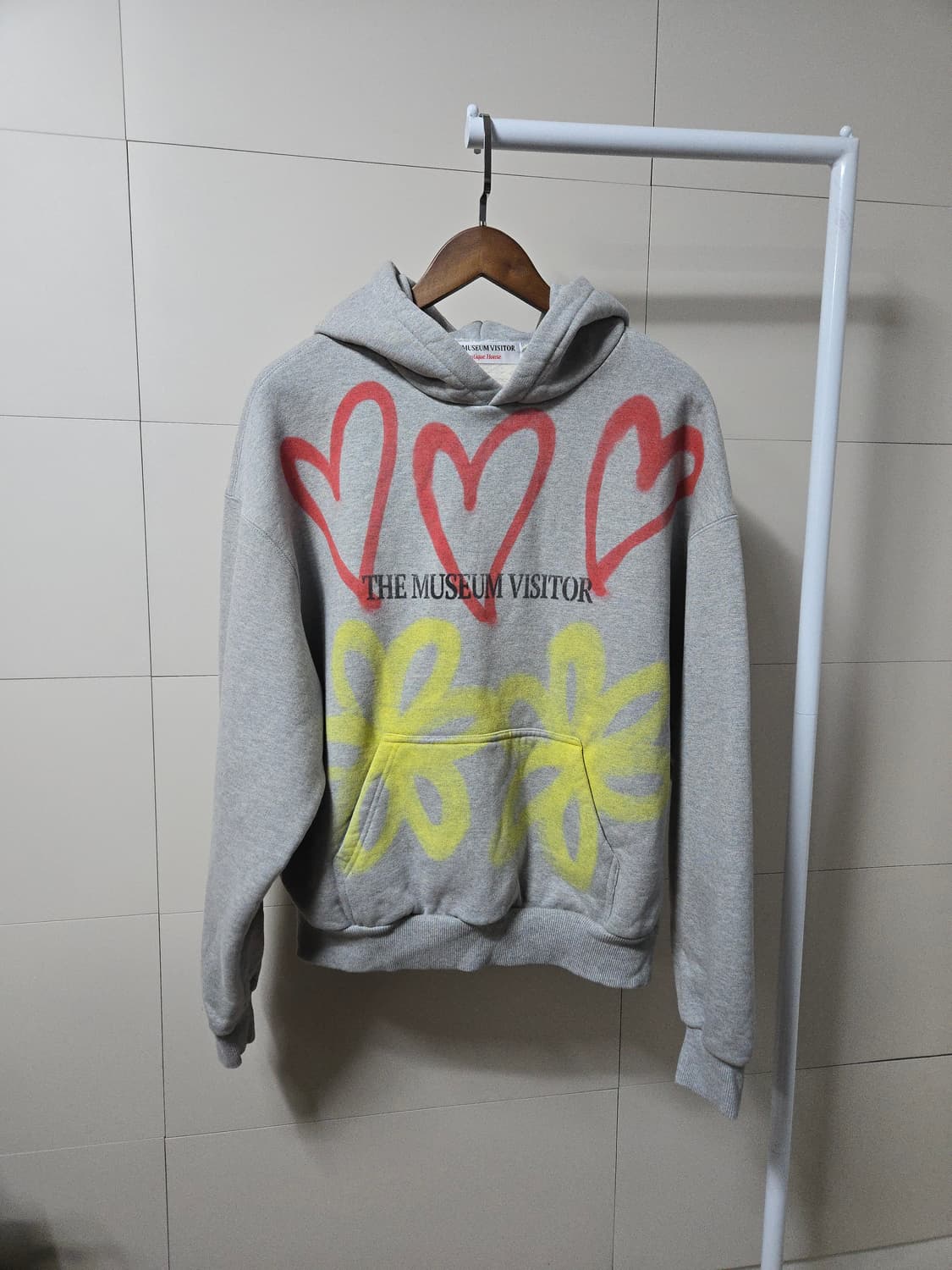 더뮤지엄비지터 스프레이 드로잉.기모 후디 (공용  프리) 상품이미지2