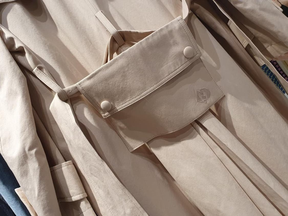 탈부착 가능한 테일러카라 케이프 베이지 트렌치 롱코트 상품이미지3