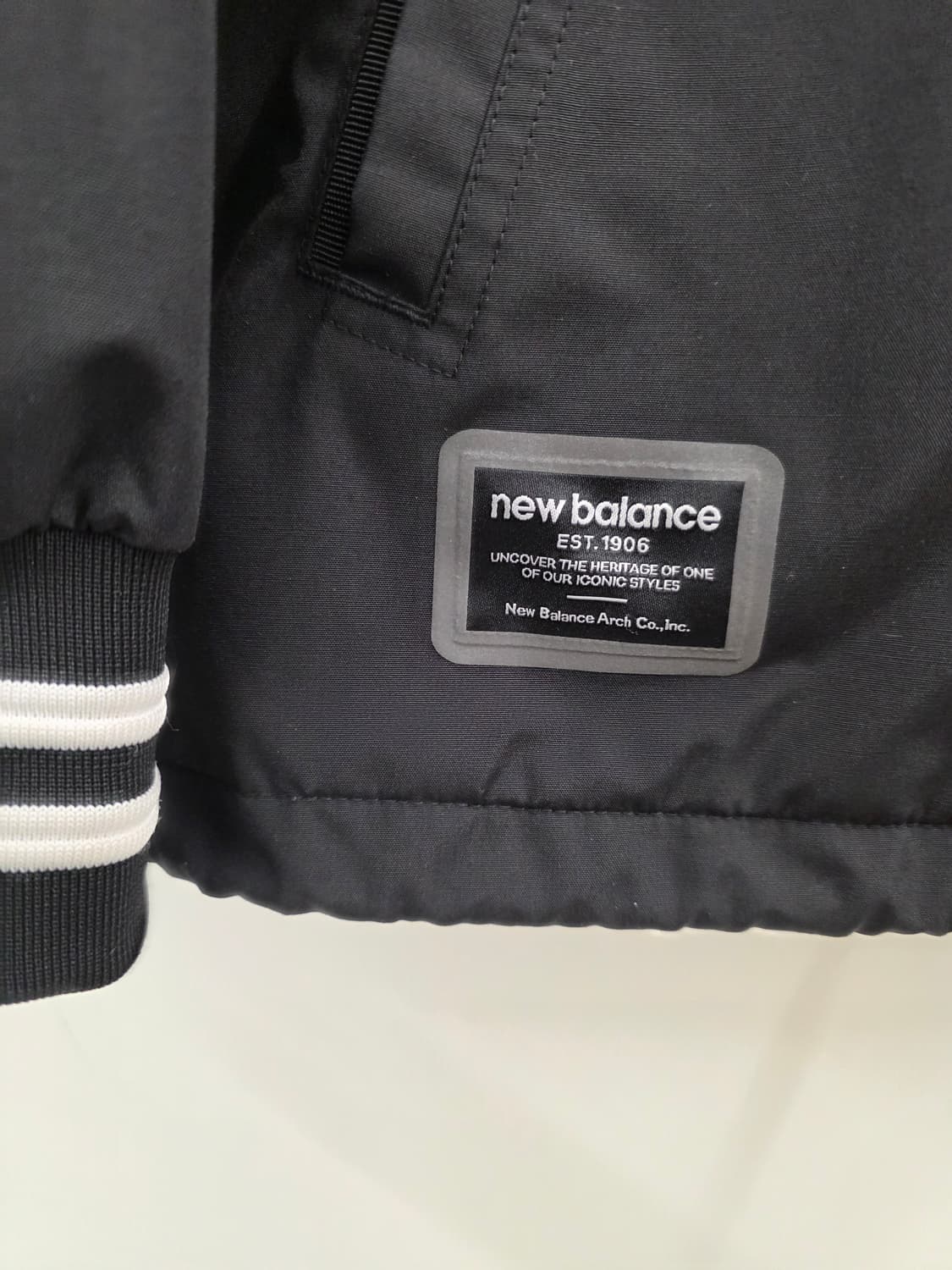 뉴발란스 남성 에센셜 코치자켓. 
싸이즈 100 상품이미지6