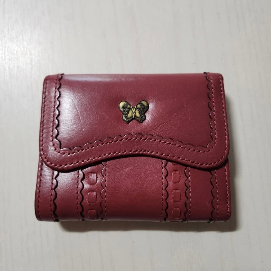 안나수이 버건디 반지갑 상품이미지1