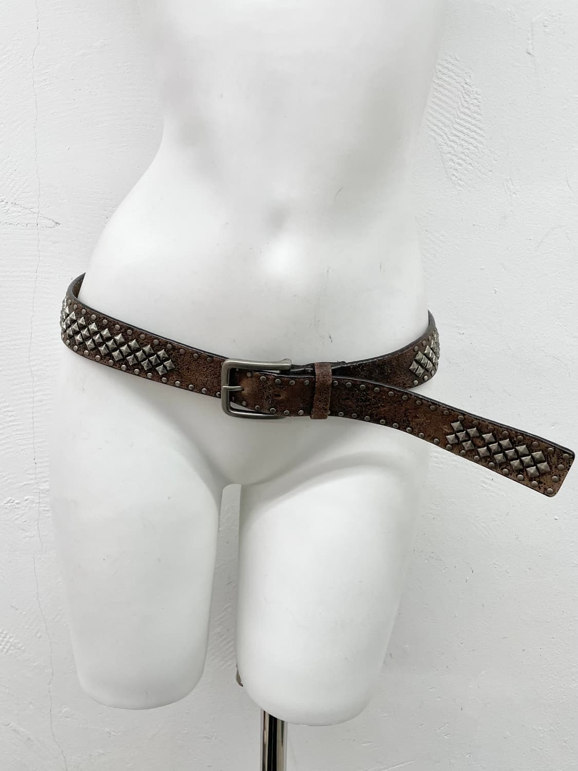 리얼레더 스터드 펀칭 버클 벨트 상품이미지2