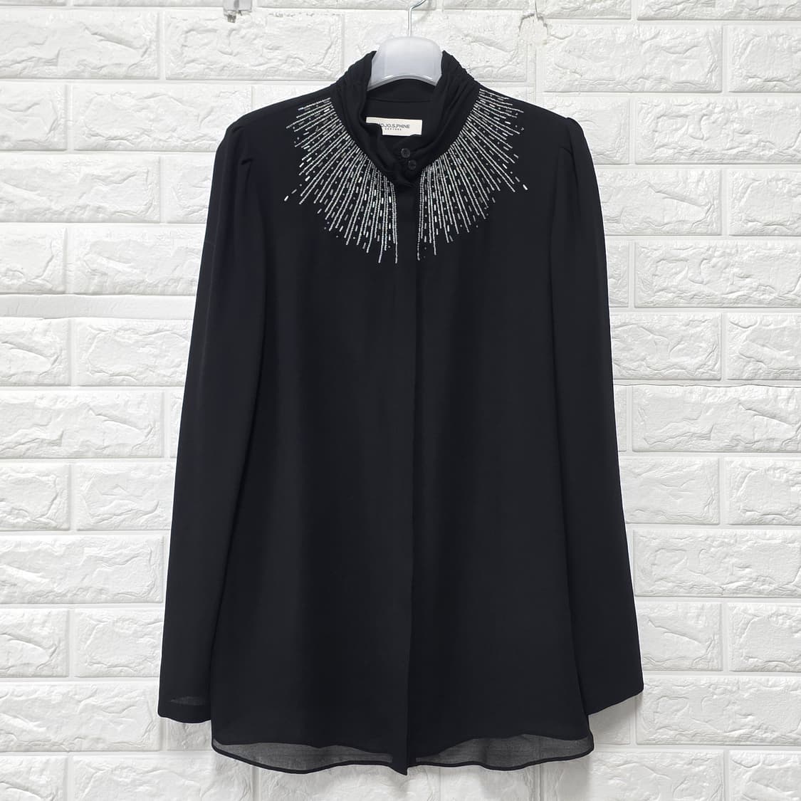 모조에스핀 뉴욕 블랙 비즈 장식 블라우스 M 상품이미지1