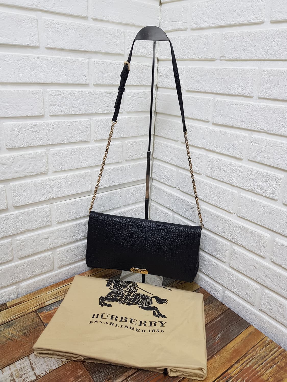 [정품] 버버리 블랙 체인 숄더백 상품이미지1