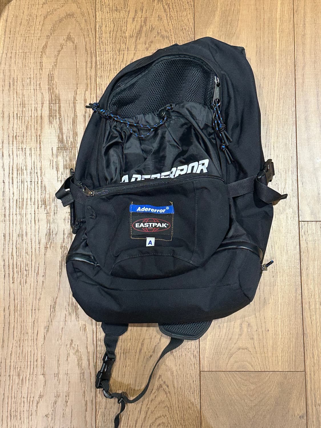 아더에러 x 이스트팩 슬링백 초판 상품이미지1