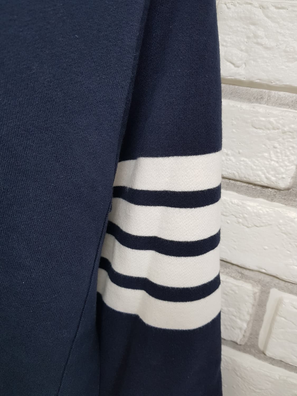 [3/정품] 톰브라운 사선완장 맨투맨 네이비 상품이미지3