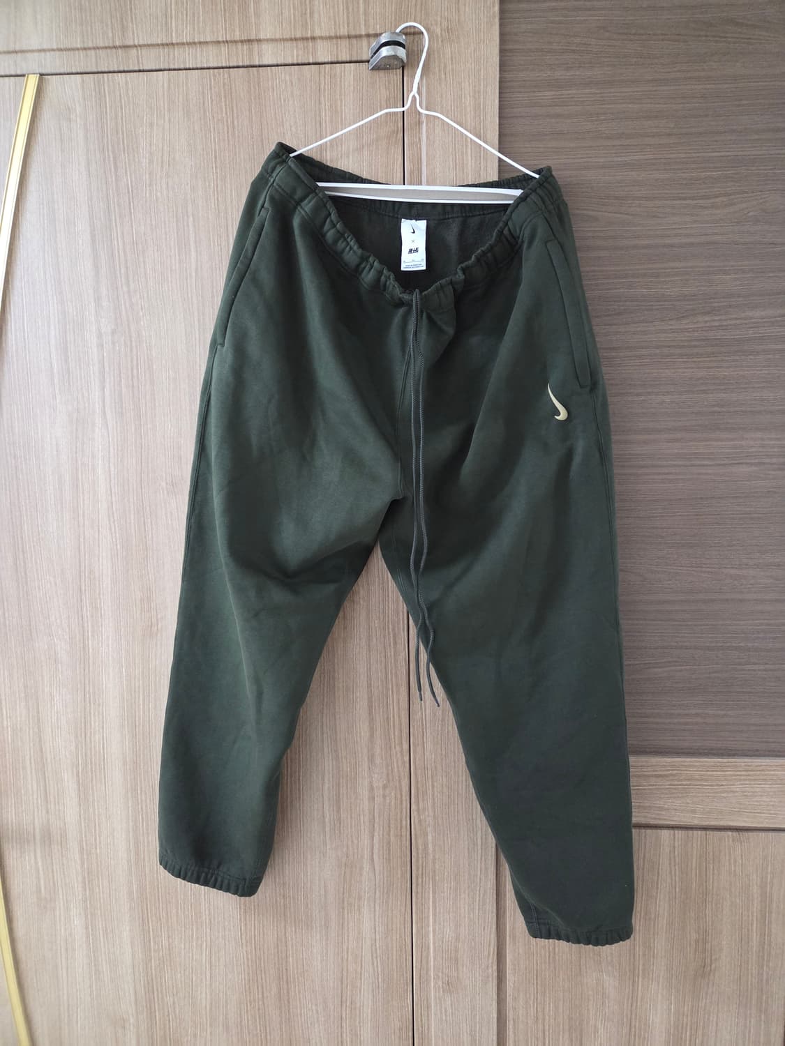 나이키X빌리 아일리시 콜라보 바지 상품이미지1