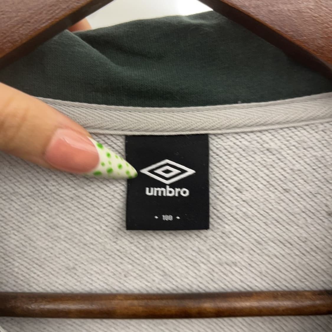 엄브로 올드스쿨 레트로 빅로고 반집업 맨투맨 100 C09299 상품이미지5