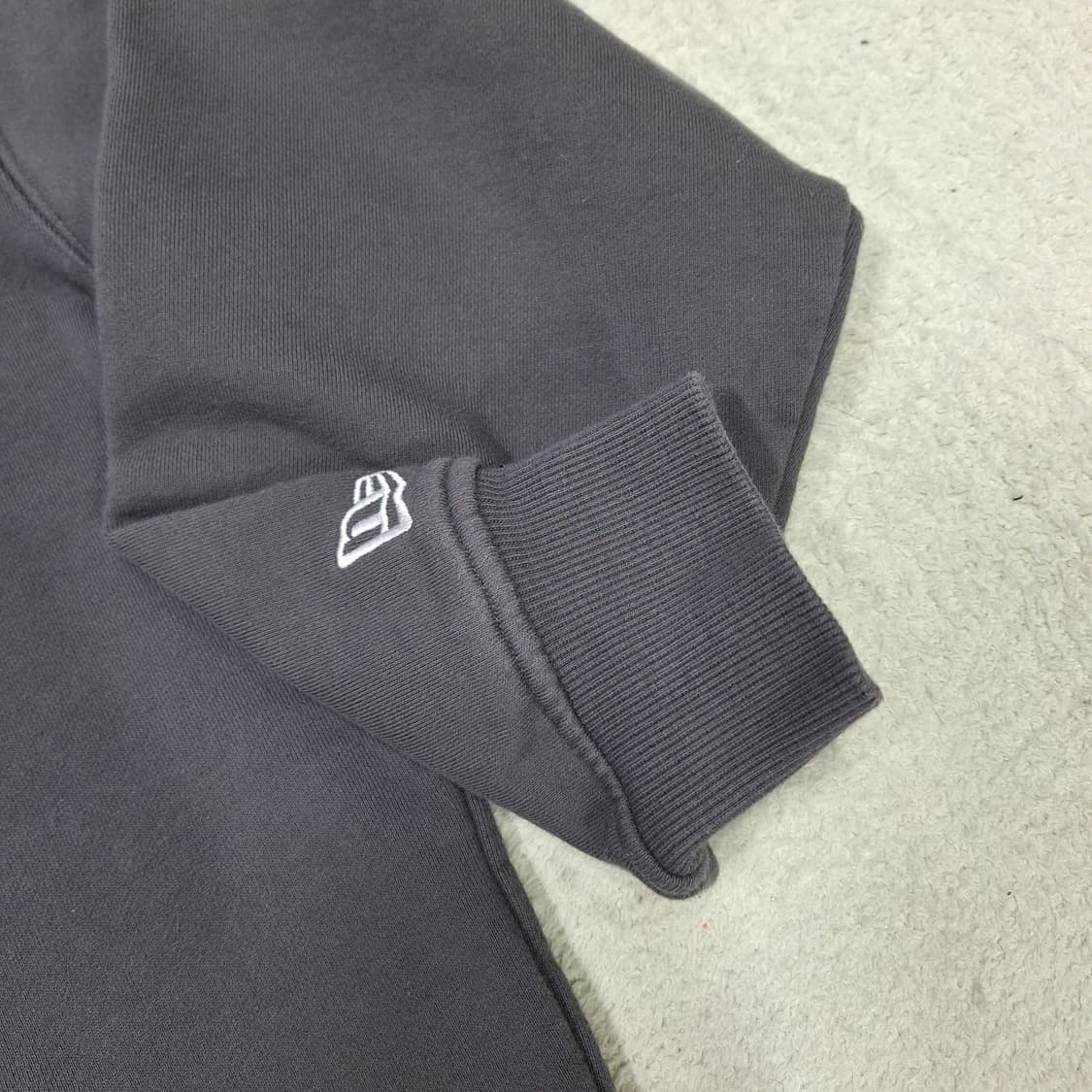 뉴에라  기모맨투맨L 상품이미지3