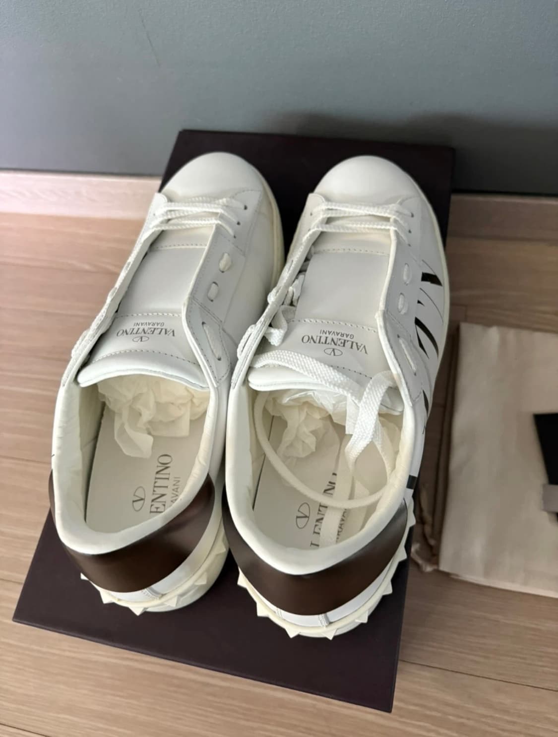 발렌티노 VLTN 오픈 스니커즈 41 새것 풀박 상품이미지2