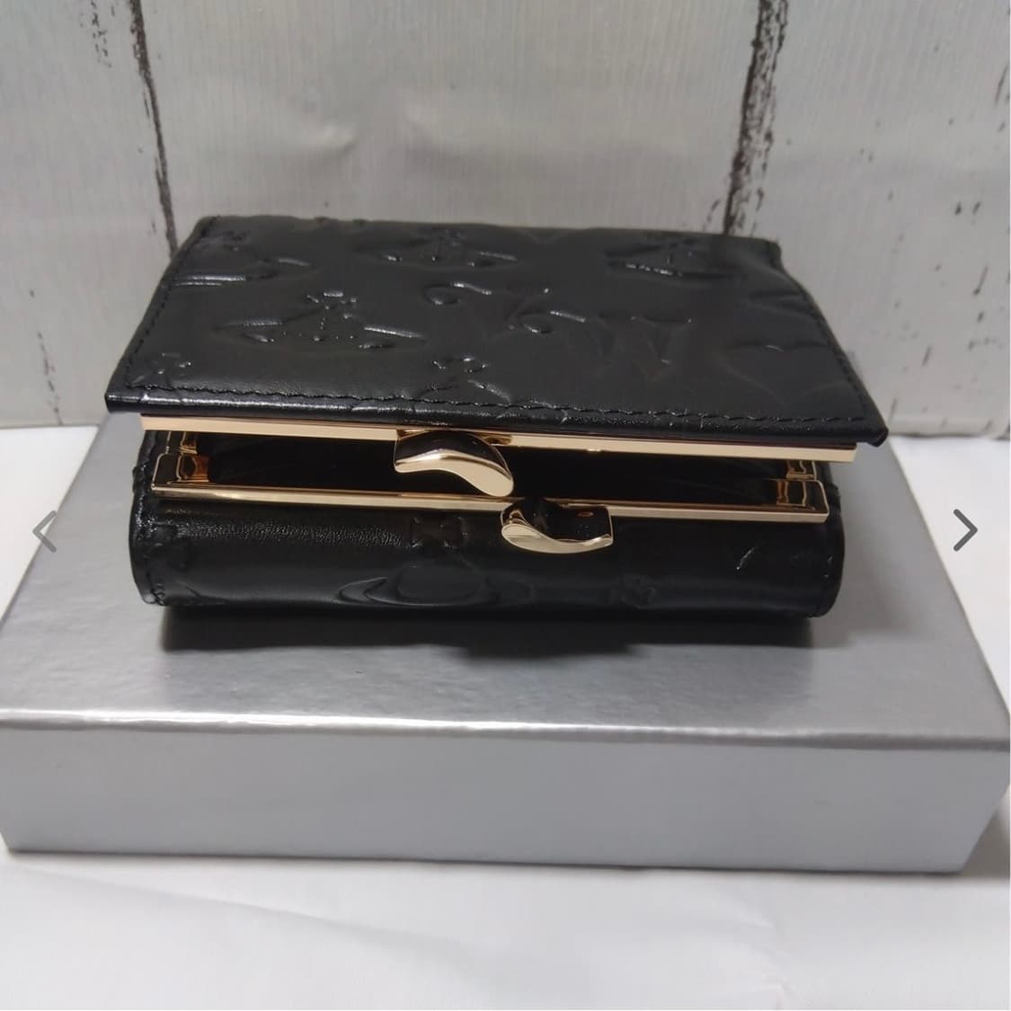 비비안웨스트우드 아카이브 무광 펀칭 레더 금장 orb 하프월렛 반지갑 상품이미지8