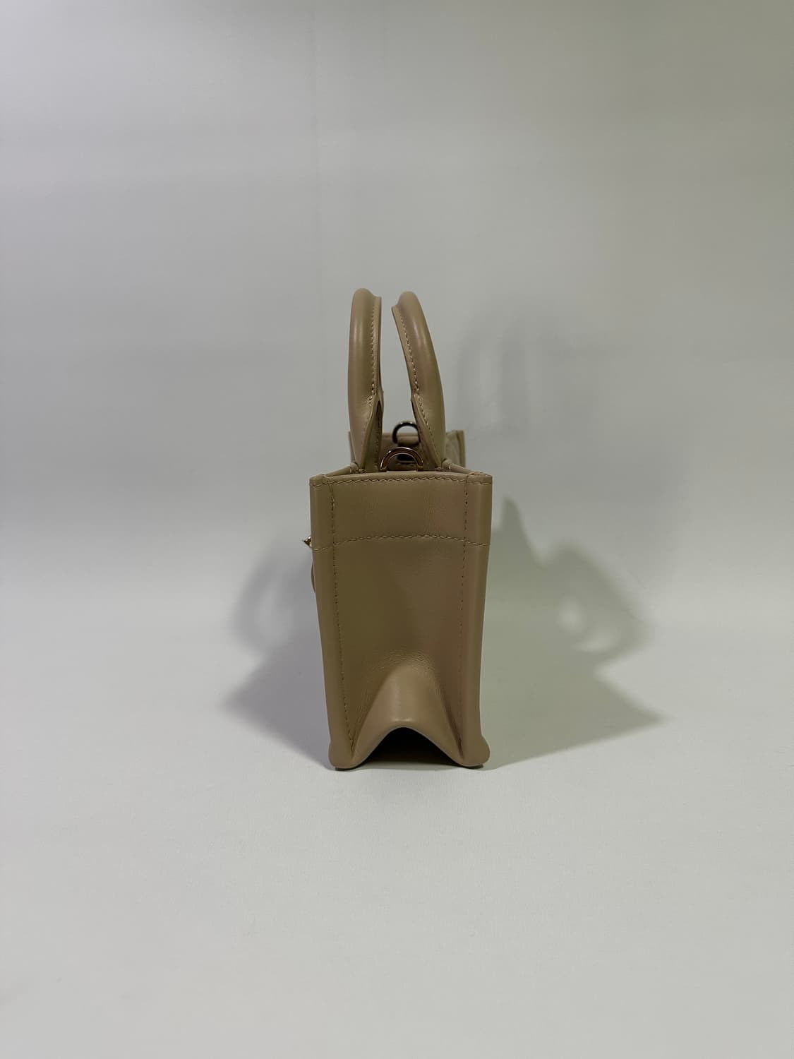 [새상품] 디올 북토트 까나쥬 미니백 파우더 베이지 상품이미지6