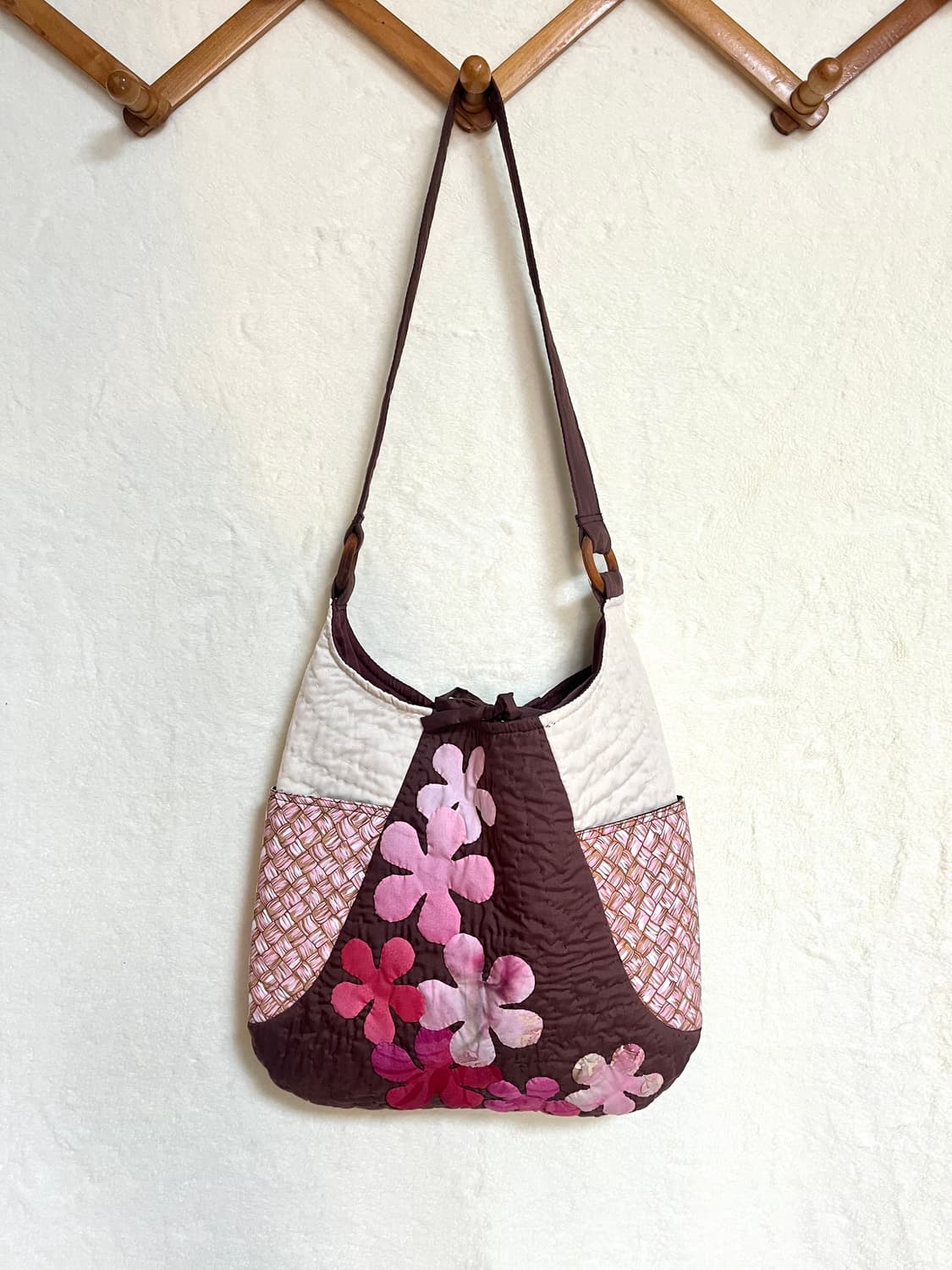 빈티지 핑크 패치 크로스백 상품이미지1