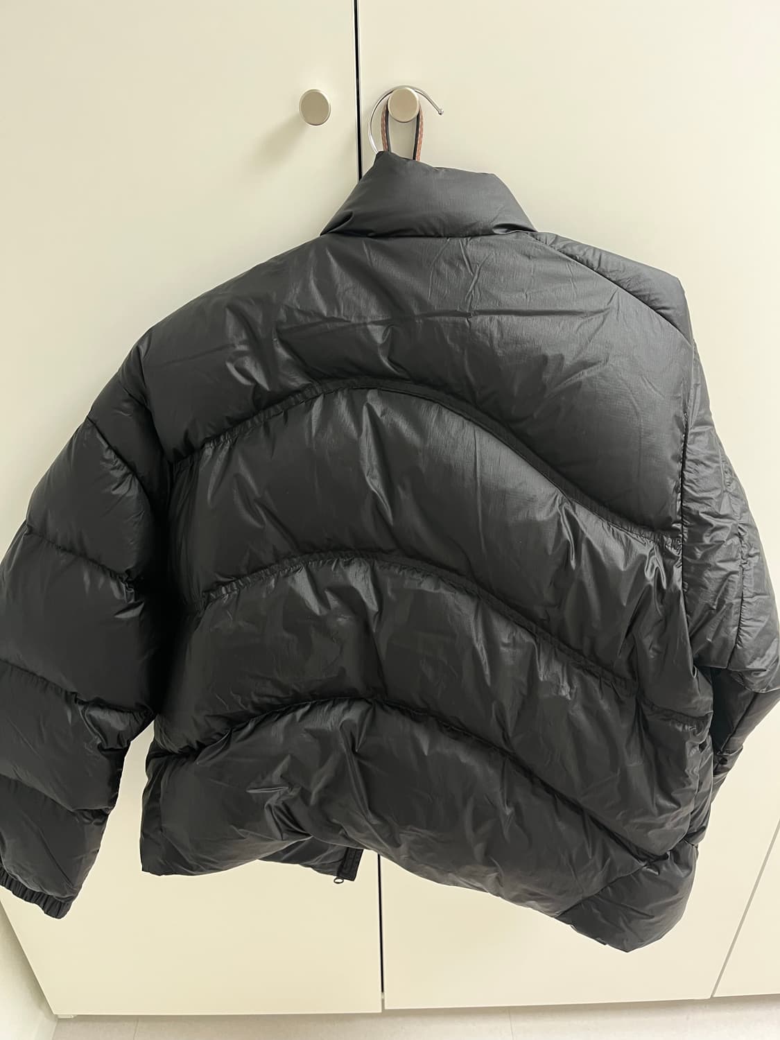 살로몬 컨투어 크롭 다운 패딩L 새상품 상품이미지2