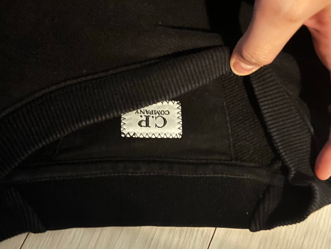 Cp컴퍼니 맨투맨 블랙 상품이미지3