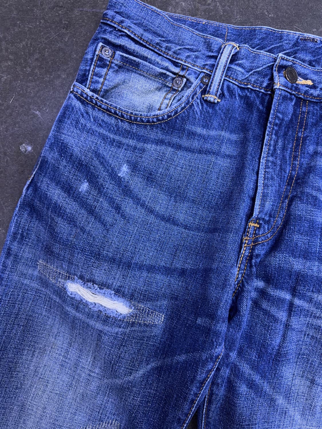 리바이스 511 빈티지 데미지 리워크 슬림핏 데님팬츠 32 상품이미지4