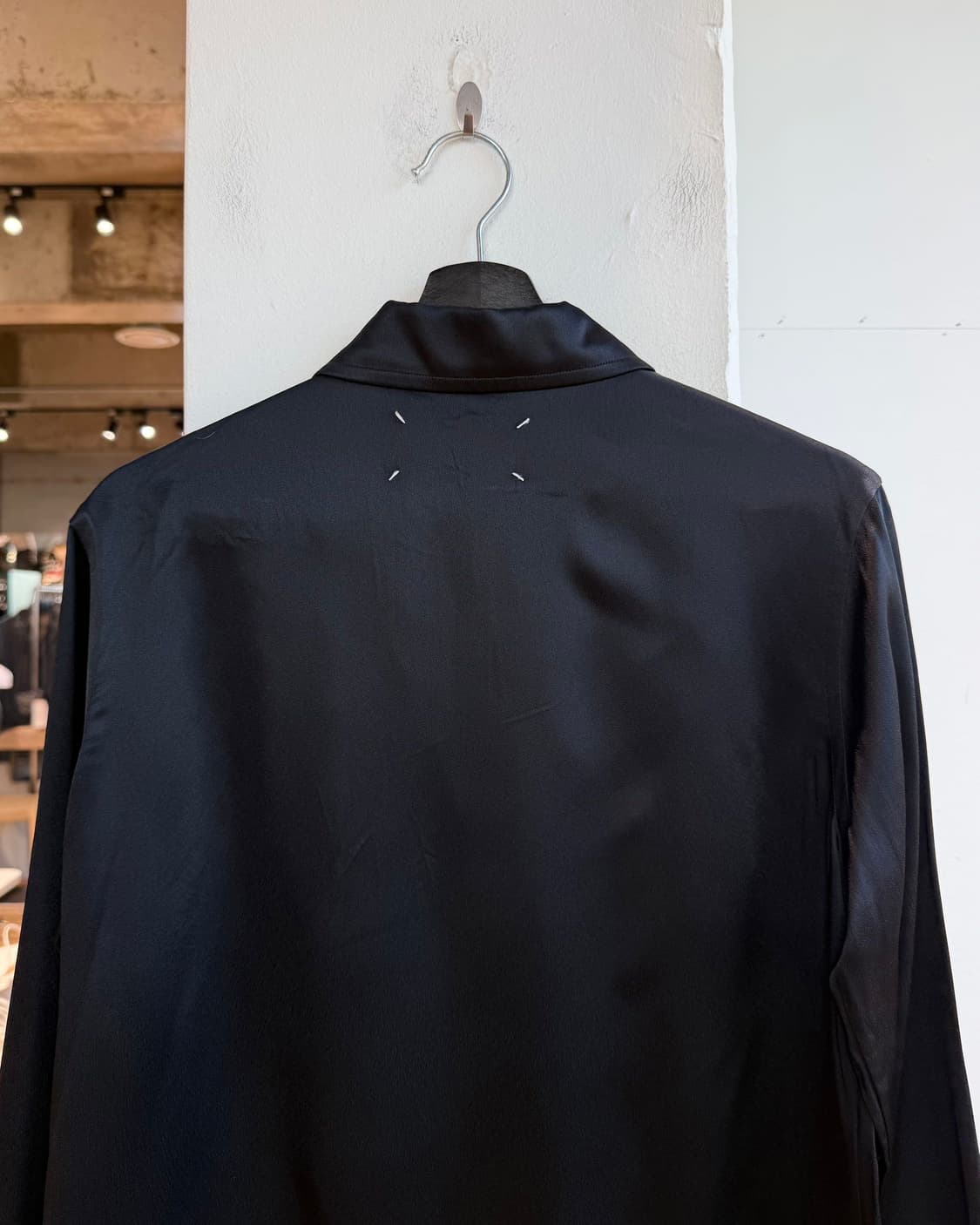 메종마르지엘라 블랙 아세테이트 새틴 백스티치 셔츠 상품이미지8