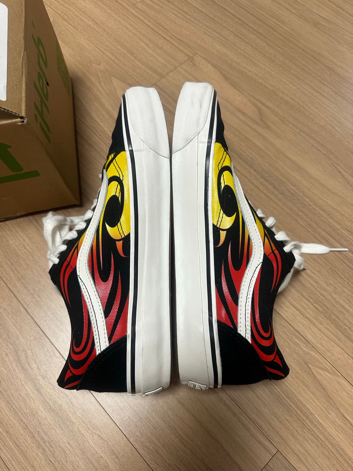 반스 프리미엄 올드스쿨 플레임 블랙 화이트 280 상품이미지9