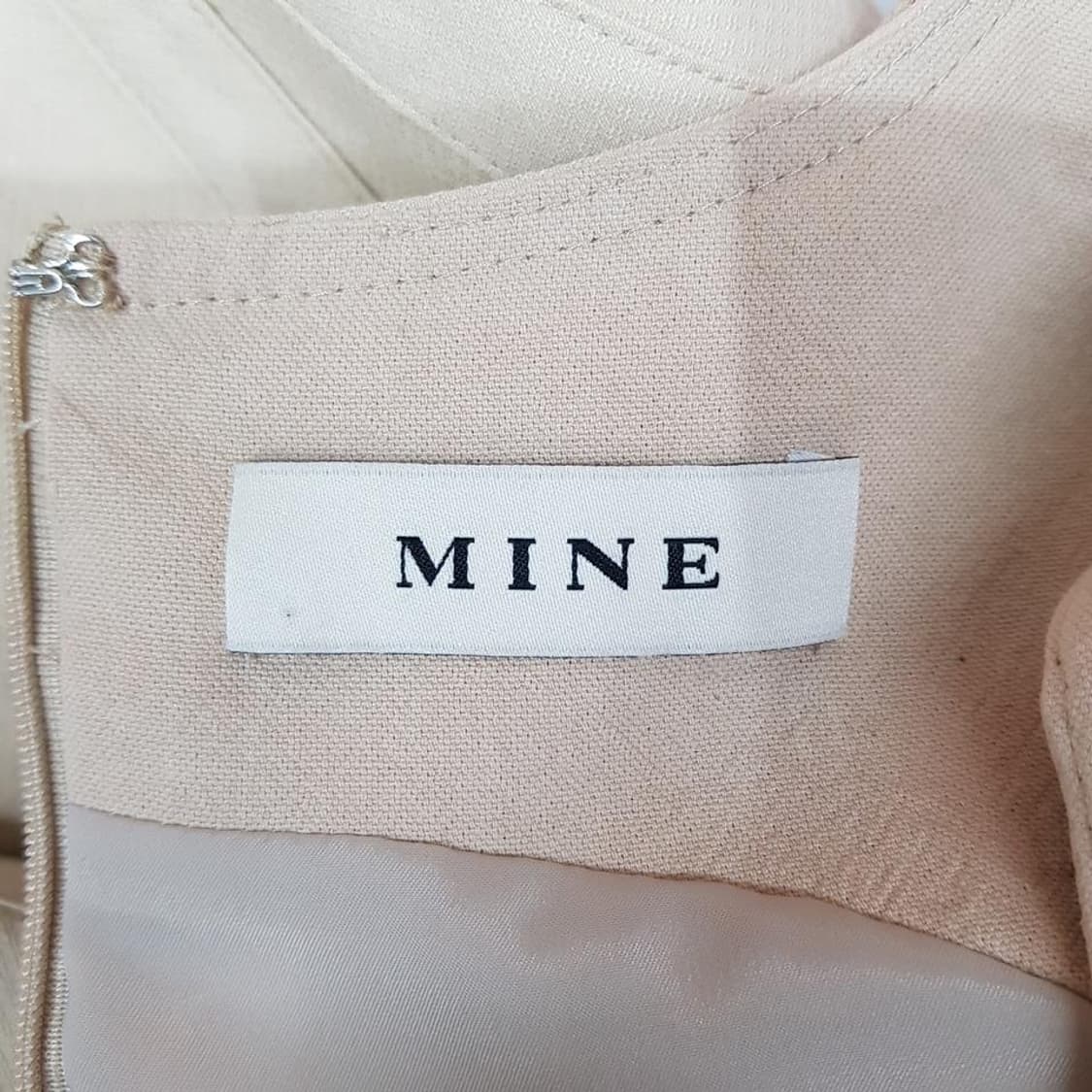 한섬 마인 2022 브이넥 집업 원피스 82-94-160사이즈 상품이미지7