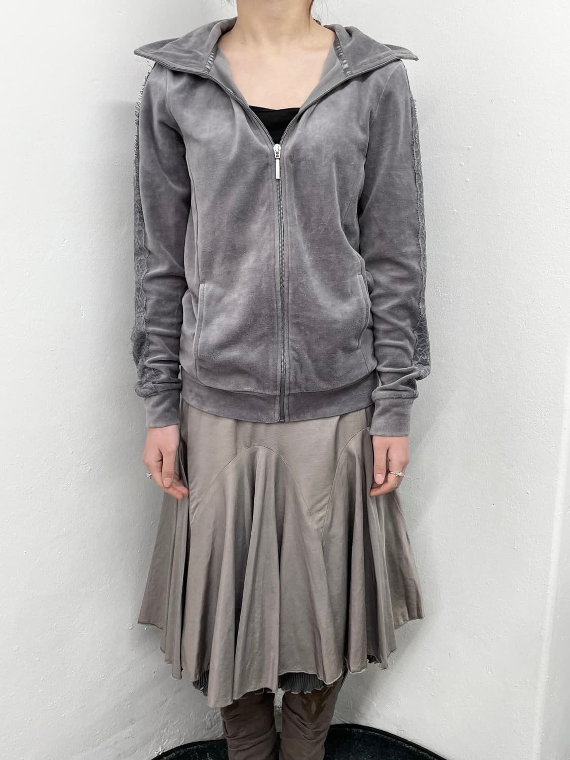 그레이 벨벳 레이스 집업 상품이미지4