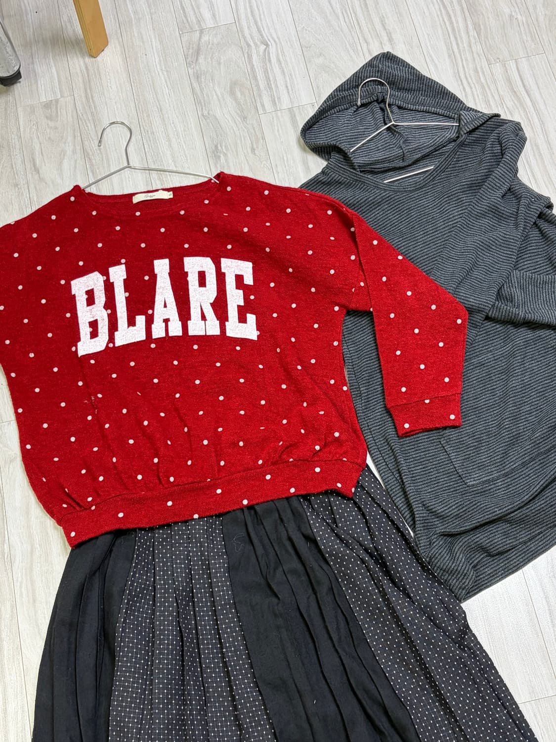 빈티지 빨간 도트 니트 상품이미지1