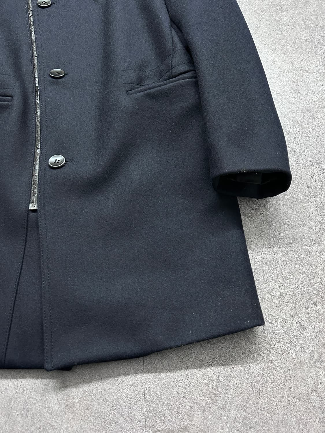 우영미 사선 하이넥 코트 상품이미지3