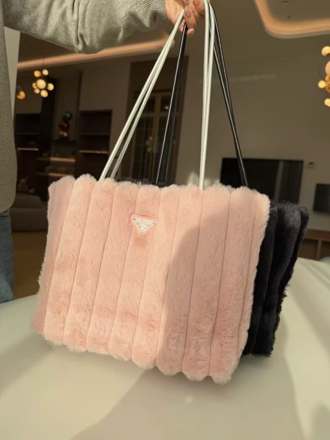 프라다뷰티 퍼 숄더백 핑크 VIP 기프트백 상품이미지5