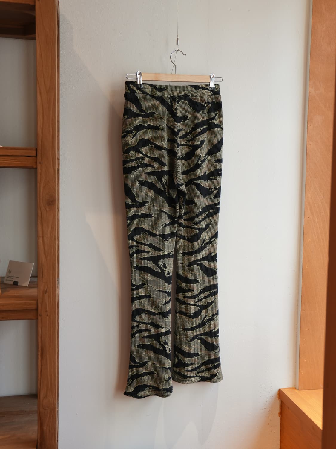 히스테릭글래머 엑스걸 타이커 카모 서멀 플레어 팬츠 상품이미지5