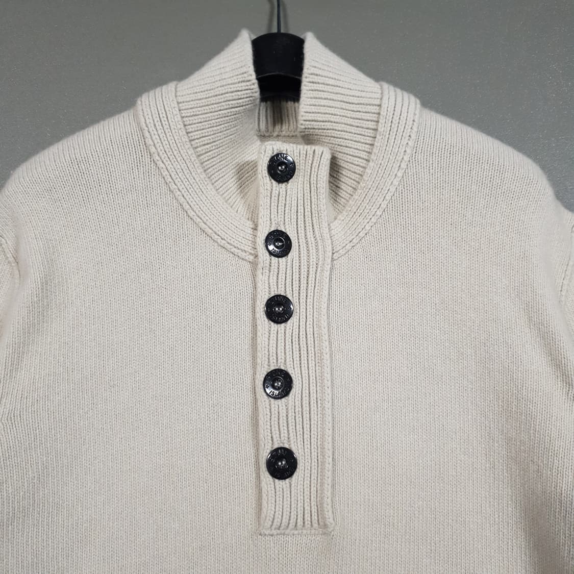 XL) 스톤아일랜드 하이넥 하프 버튼 램스울 니트 스웨터 상품이미지2